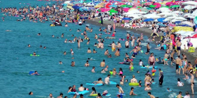 Akçakoca Sahilleri Miami Sahillerini Aratmadı