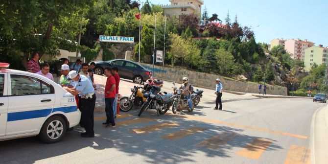 Bilecik’te Motosiklet Sürücülerine Ceza Yağdı