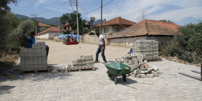 Sarıgöl’ün Sokaklarına Kilit Parke Taşı