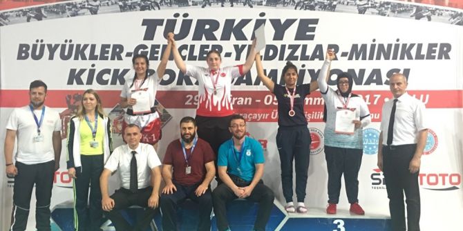 Aybüke Betül Aras, Kick Boks’ta Türkiye Şampiyonu