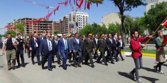 Atatürk’ün Erzurum’a Gelişinin 98. Yıl Dönümü Nedeniyle Tören Düzenlendi