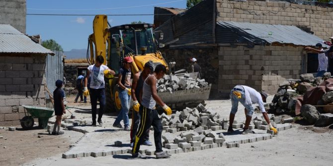 Palandöken Belediyesinin Asfalt Ve Kilit Parke Çalışması Devam Ediyor
