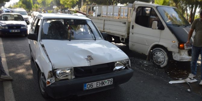 Nazilli’de Zincirleme Trafik Kazası: 1 Yaralı