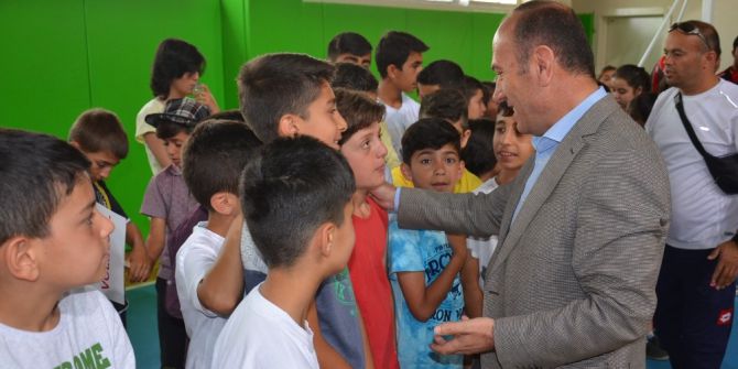 Yüksekova’da Yaz Spor Okulları Açıldı