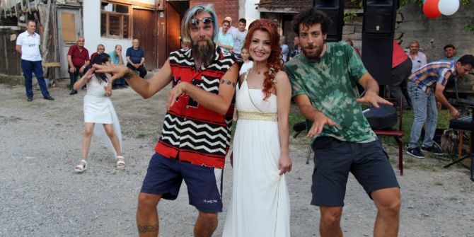 Bisikletle Dünya Turuna Çıkan İtalyanlar’a Ankara Havası Oynattılar