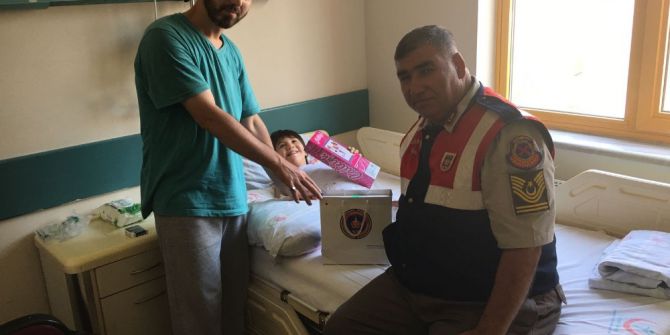 Jandarmanın Müdahalesi 8 Yaşındaki Çocuğun Hayatını Kurtardı