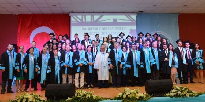 Tıp Fakültesinde Mezuniyet Gururu