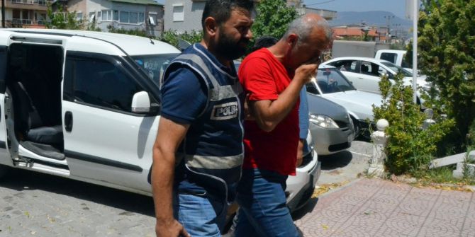 Belediye Binasına Giren Hırsızlar, Kullandıkları Aracın Bozuk Park Lambasından Yakalandı