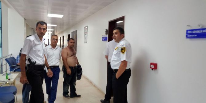 Kendini Belediye Önünde Yakmaya Çalıştı