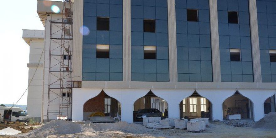 Sinop İlahiyat Fakültesi Binası Gün Sayıyor