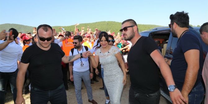 Uşak’ta Yörükler 40 Derece Sıcakta Zara İle Coştu