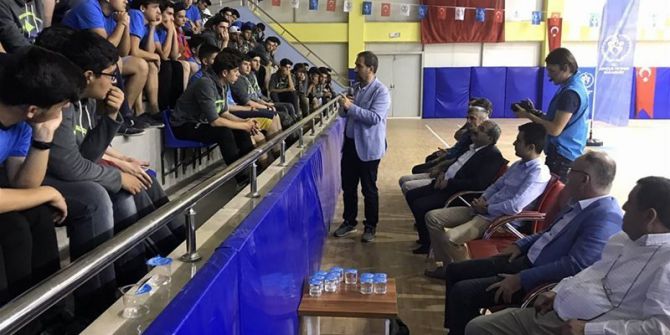 Başbakan Başdanışmanı Mustafa Şen, Gençlerle Buluştu