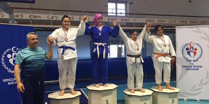 Salihlili Judocular Manisa’da Parladı