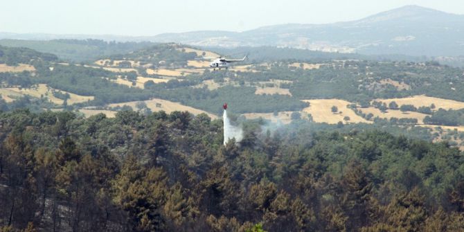 Ezine Yangınında Söndürme Çalışmaları Sürüyor