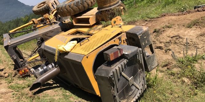 Greyder Devrildi Sürücü Yara Almadı