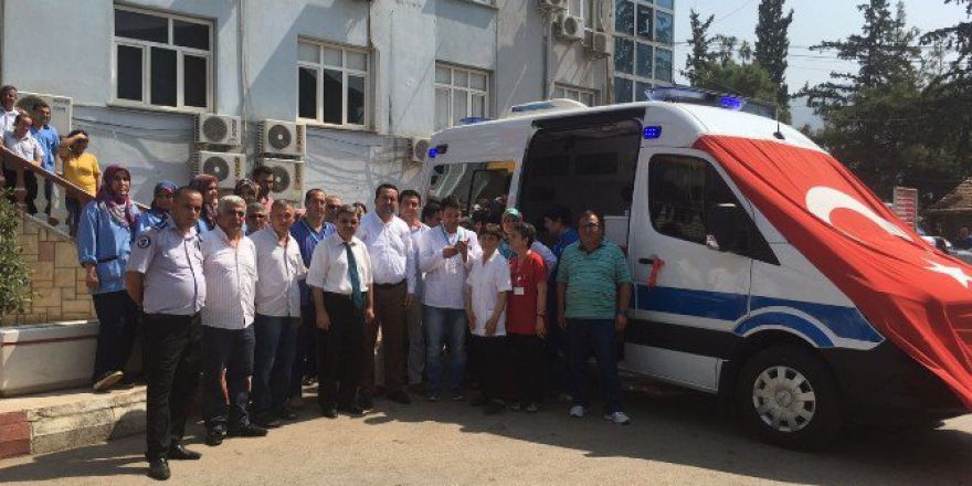 Genç Yaşta Kaybettiği Oğlu İçin Ambulans Bağışladı