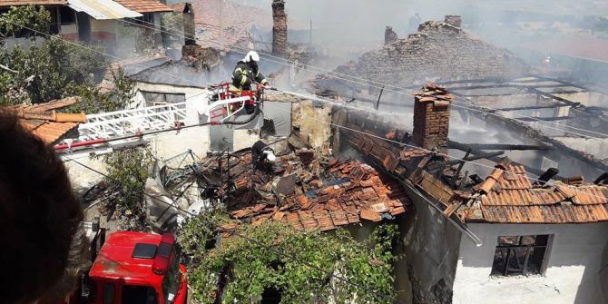 Manisa’da Ev Yangını