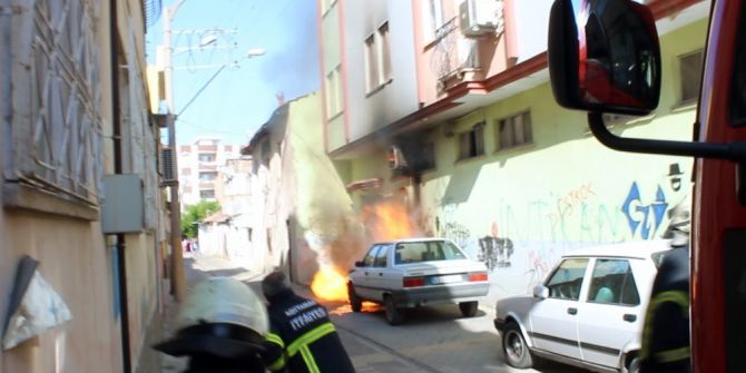 Doğalgaz Yangını Mahalle Sakinlerini Korkuttu