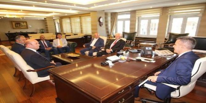 Vali Elban Tebrikleri Kabul Etti