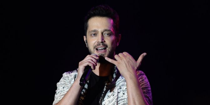 Ünlü Şarkıcı Murat Boz, Bursalı Hayranlarını Coşturdu