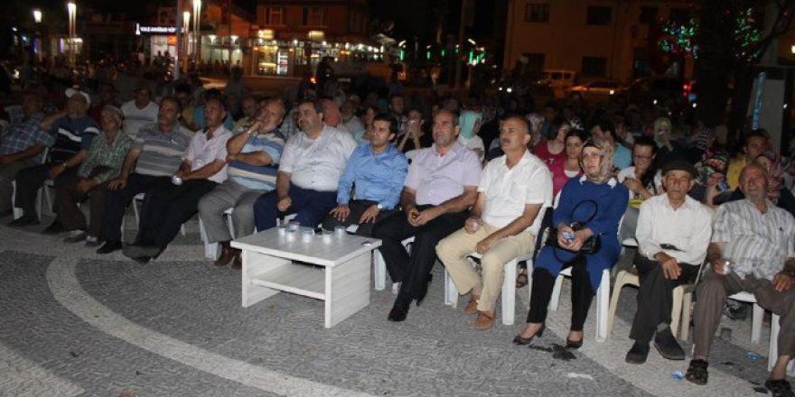 Kırkağaçlılar Demokrasi Nöbetine Devam Ediyor