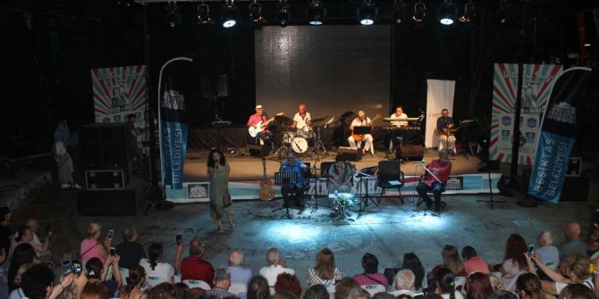 Beşiktaş’ta Nostalji Dolu Gece