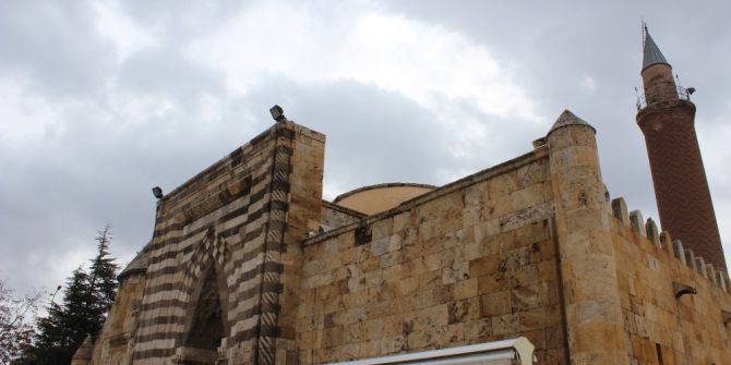 Camii Hırsızlarının Suç Dosyası Kabarık Çıktı