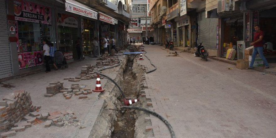 Nusaybin’ De Elektrik Hatları Yer Altına Alınıyor
