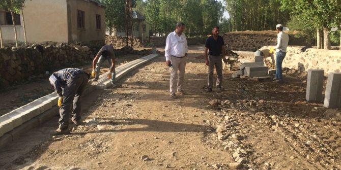 Çaldıran Belediyesinden Yol Yapım Çalışması