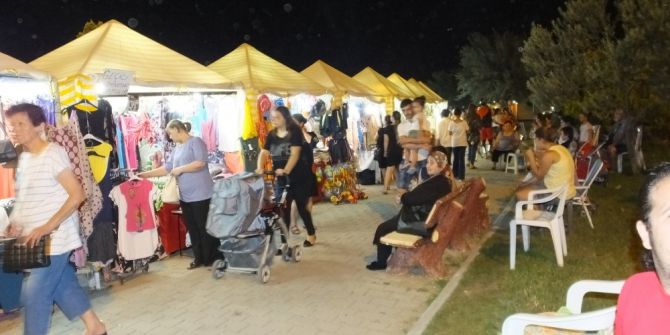 Gece Pazarında El Emekleri Değerleniyor
