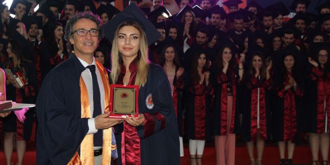 Meü’de Genç Hekimler Meslek Hayatlarına Uğurlandı