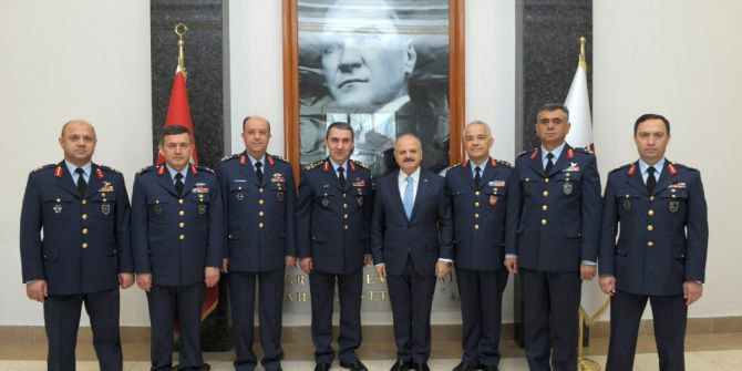 Komutanlar, Vali Özdemir Çakacak’a Hayırlı Olsun Ziyaretinde Bulundu