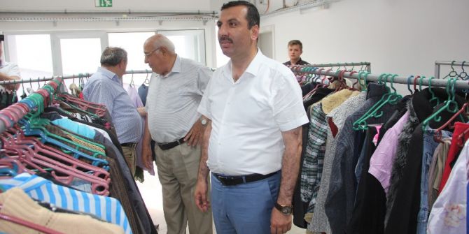 Kavak Belediyesinden İhtiyaç Sahiplerine Giysi Yardımı