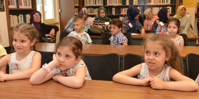 Nilüferli Minikler Ebeveynleriyle Kütüphanede