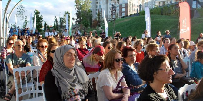 Beylikdüzülü Kadınlar Müzikal Gösterili ‘Beş Çayında’ Buluştu