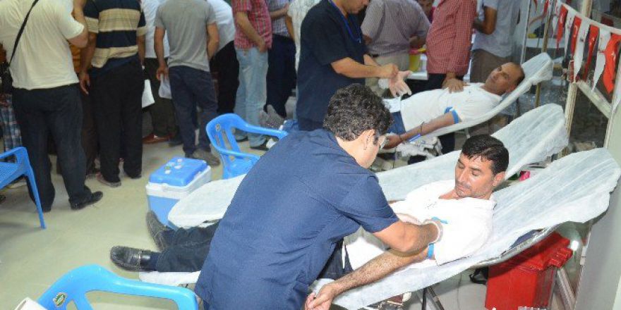Türk Kızılayı Demokrasi Şehitleri Anısına Mevlit Ve Kan Bağış Kampanyası Düzenledi