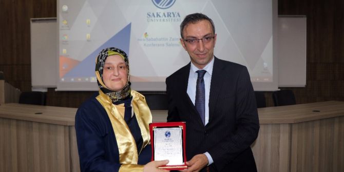 - 49 Yaşında Üniversiteden Mezun Oldu