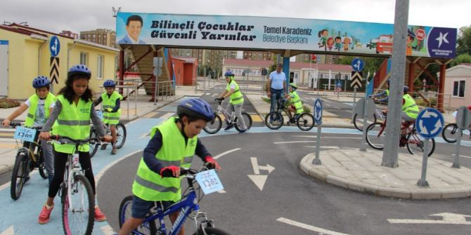 Küçükçekmeceli Gençler, Sağlık İçin Pedal Çeviriyor