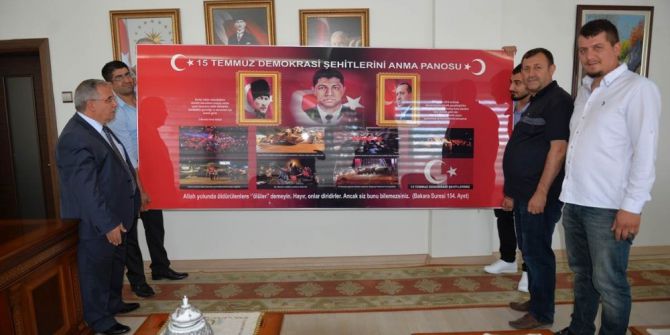 Vali Nayir’e ’15 Temmuz Demokrasi Şehitlerini Anma’ Tablosu
