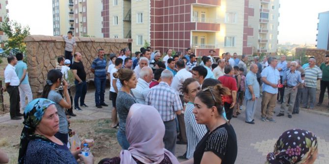 Vatandaşlar Atık Sudan Geldiği İddia Edilen Koku Nedeniyle Basın Açıklaması Yaptı