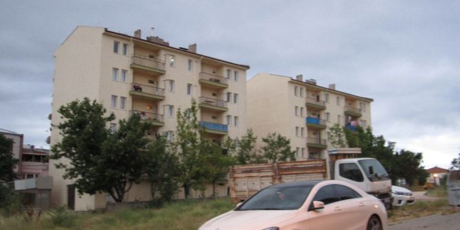 "Yangın Var” İhbarına Gittiler, Balkonda Mangal Yakan Vatandaşla Kaşılaştılar