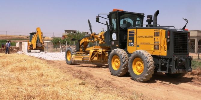 Akçakale Belediyesi Kırsal Mahalleleri Çamurdan Kurtarıyor