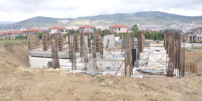 Hayırseverlerin Yardımlarını Bekliyor