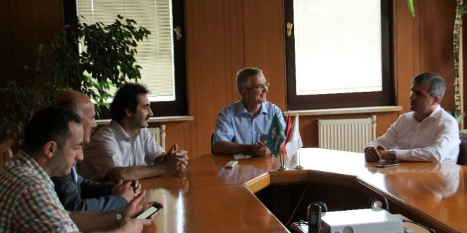 Başkan Yemenici Boru Fabrikası Yöneticilerini Ziyaret Etti