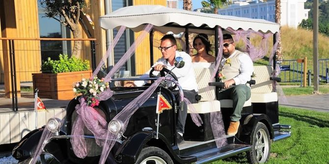 Golf Aracı Düğün Arabası Oldu