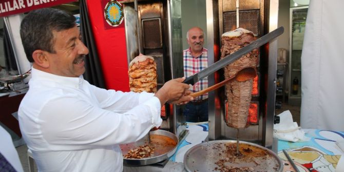 Darıca’da Yiğidolar’dan Folklör Gösterisi