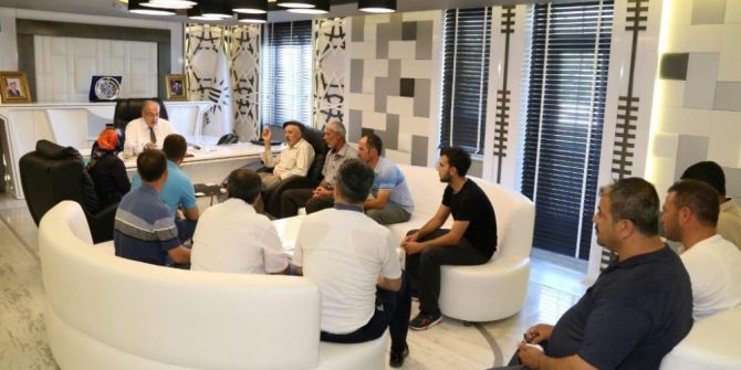 Başkan Kutlu Vatandaşları Dinledi