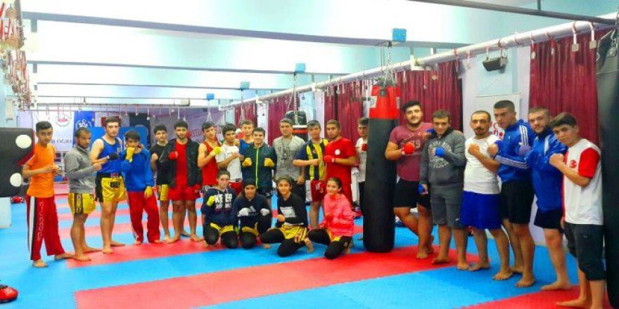 Tatvanlı Sporcular ‘Altın Kemer Şampiyonası’na Katılacak