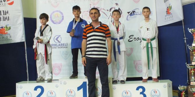 Kağıtsporlu Tekvandocular Trakya’dan Başarıyla Döndüler