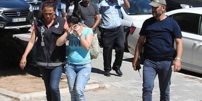 Yaşlı Adamı Evlenme Vaadiyle 350 Bin Tl Dolandırdılar